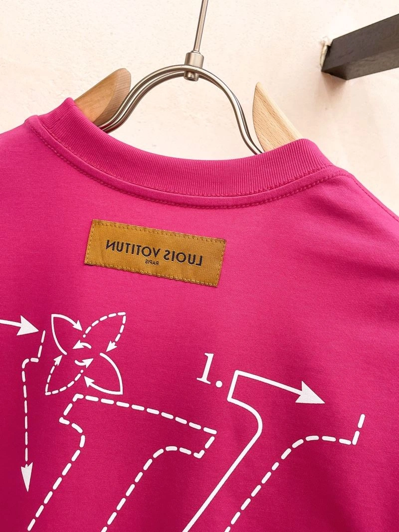 Compact Louis Vuitton T-Shirts 136306