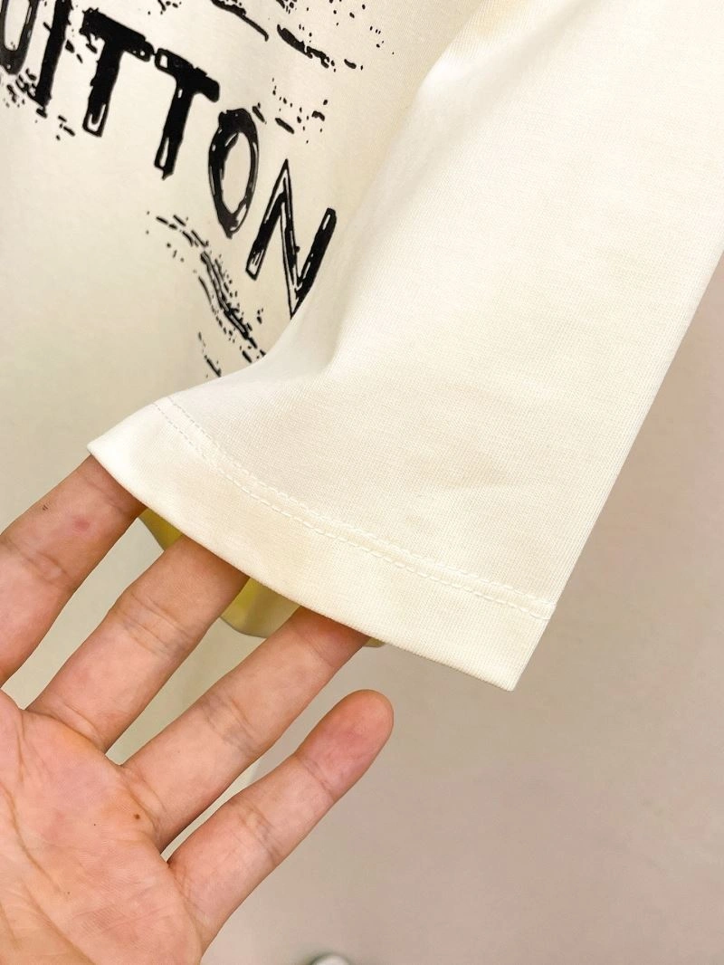 TechFriendly Louis Vuitton T-Shirts 136307
