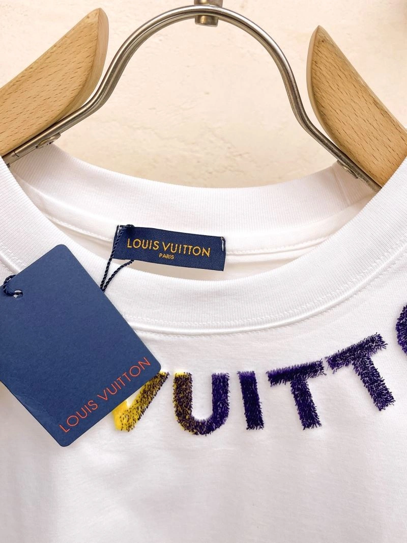 Louis Vuitton T-Shirts Neat 136287