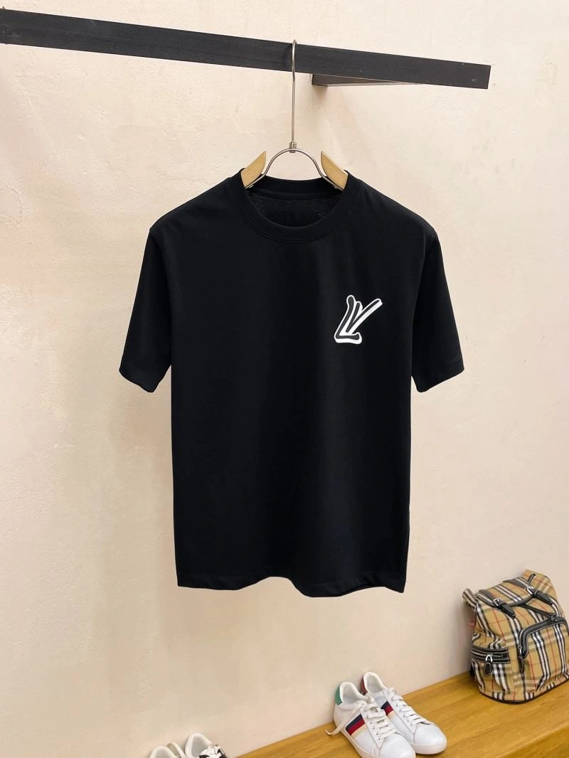 Chic Louis Vuitton T-Shirts 136286