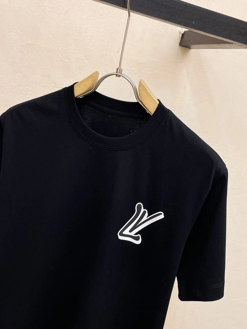 Chic Louis Vuitton T-Shirts 136286