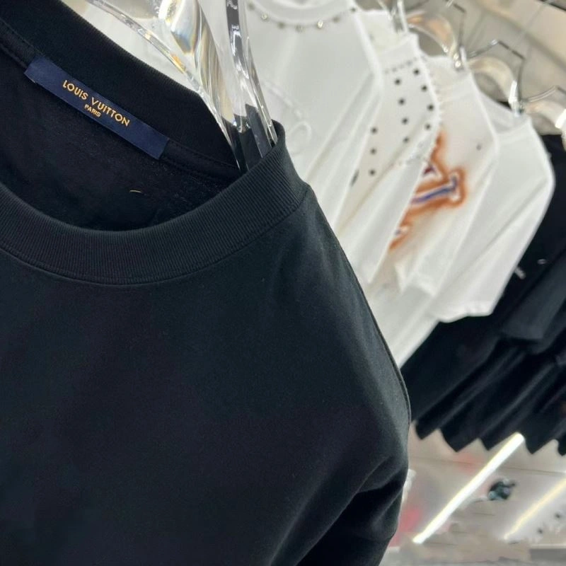 Louis Vuitton T-Shirts Vibrant 136258