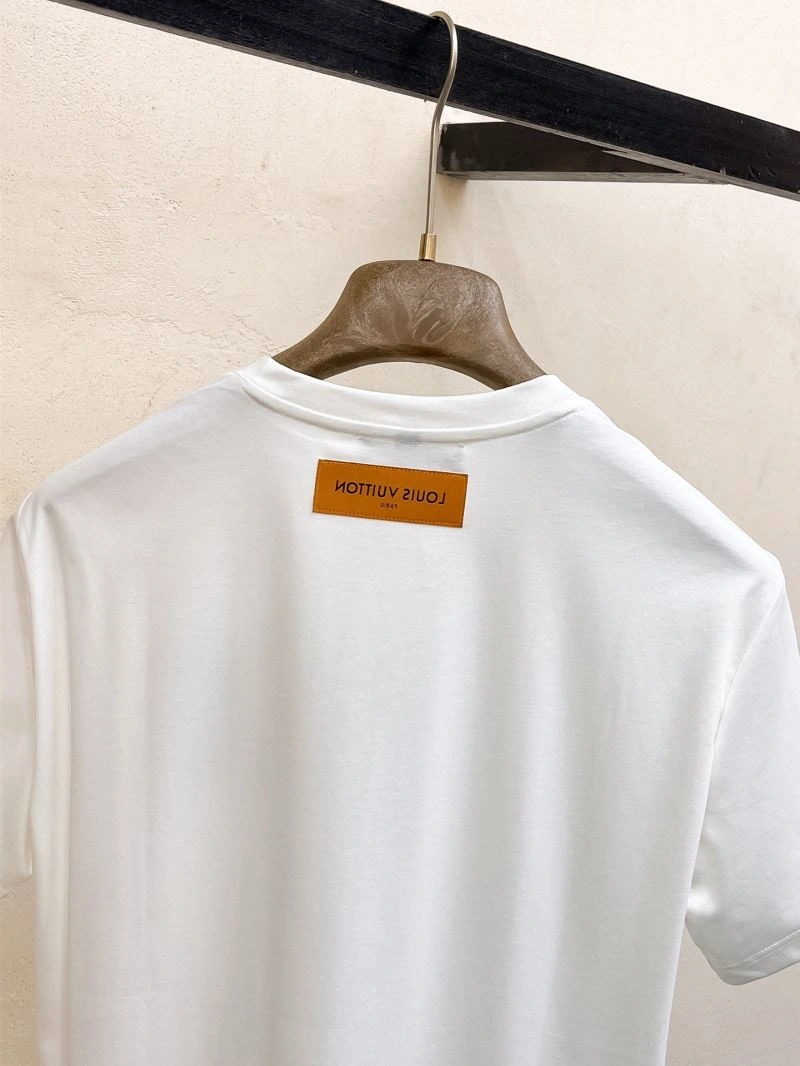 Trendsetting Louis Vuitton T-Shirts 136274