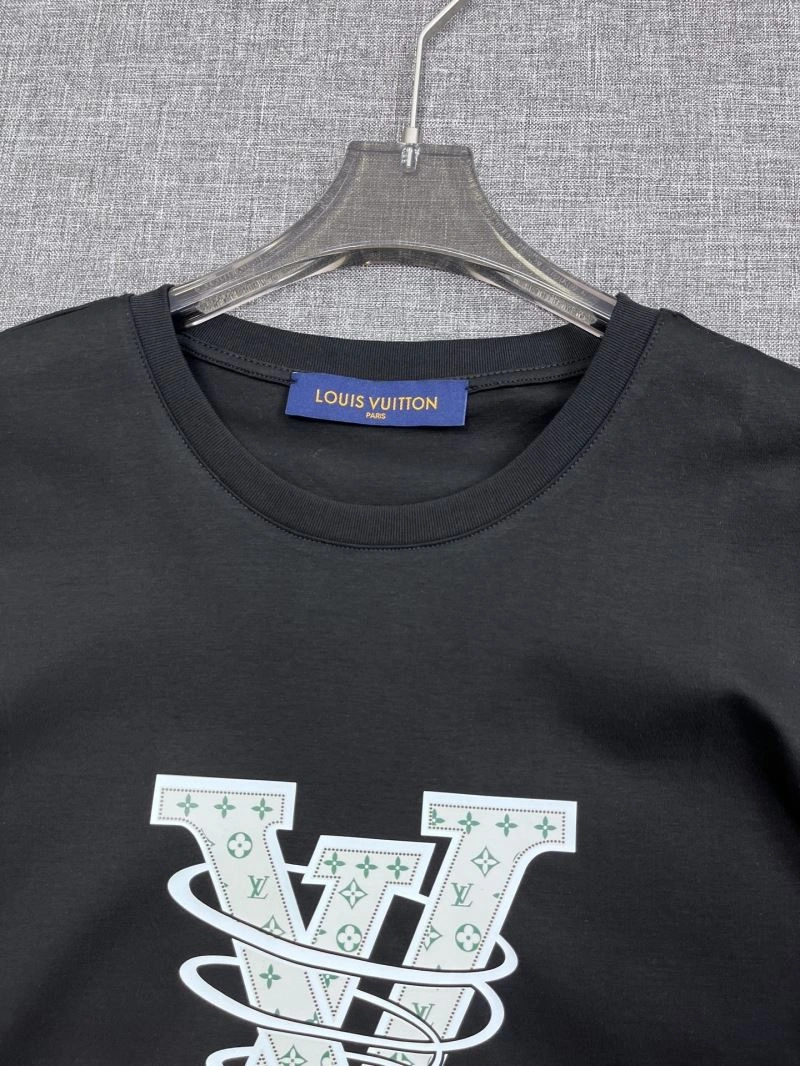 Flexible Louis Vuitton T-Shirts 136278