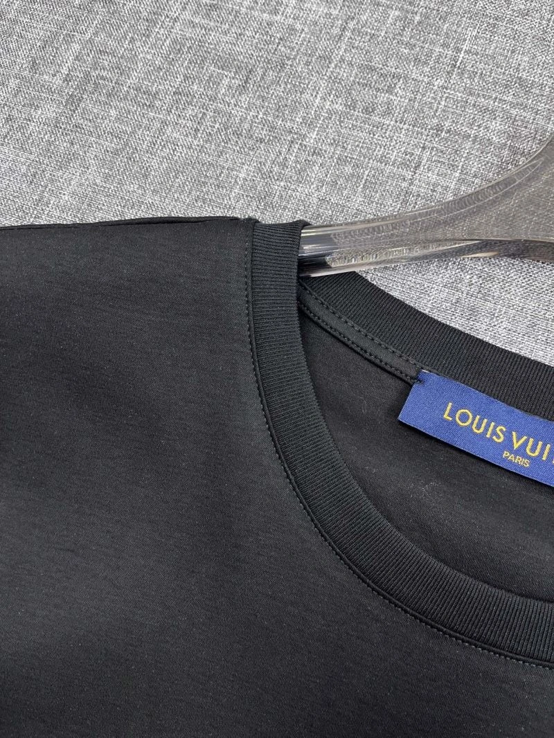 Flexible Louis Vuitton T-Shirts 136278