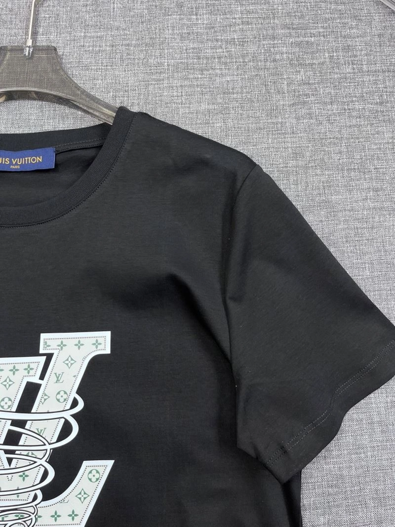 Flexible Louis Vuitton T-Shirts 136278