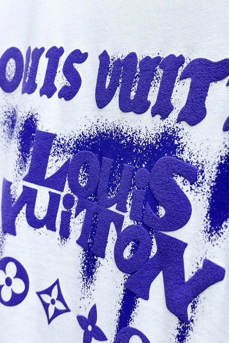 WellDesigned Louis Vuitton T-Shirts 136262