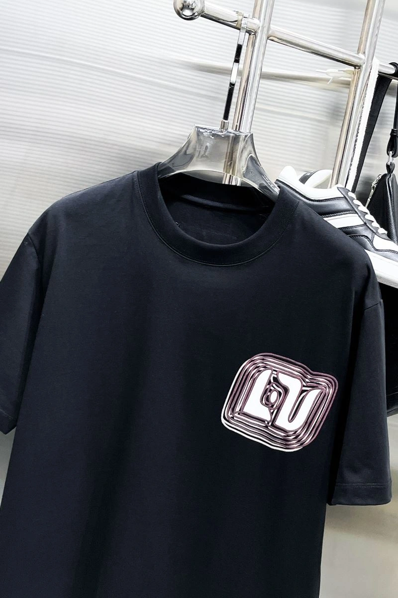 ZipUp Louis Vuitton T-Shirts 136265