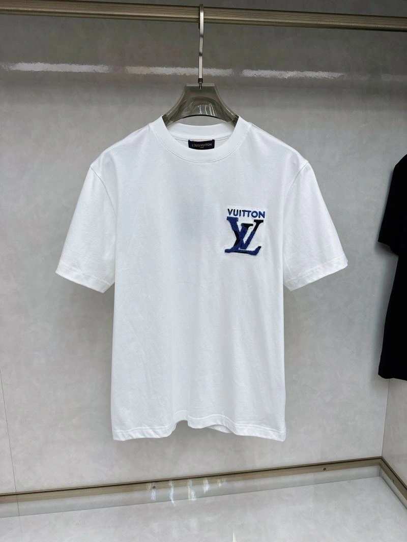 Louis Vuitton T-Shirts Neat 136270