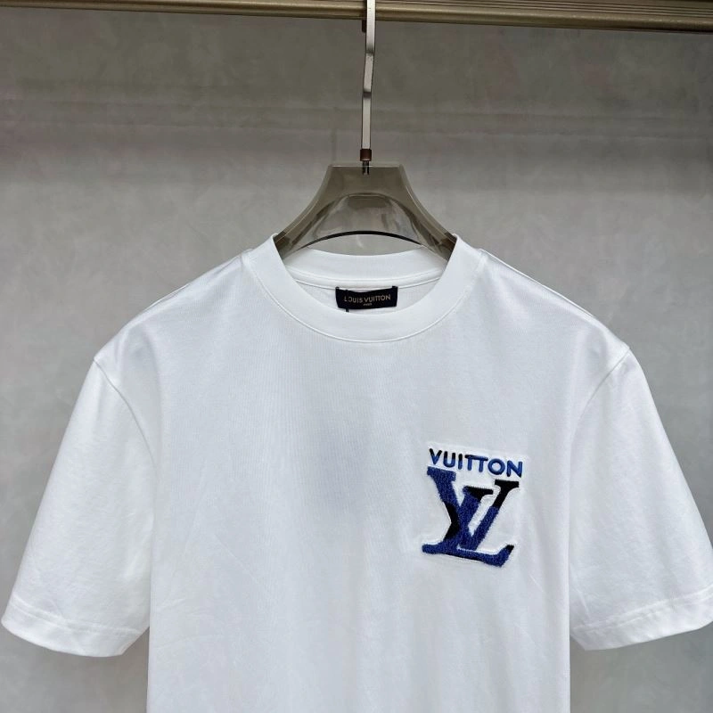 Louis Vuitton T-Shirts Neat 136270