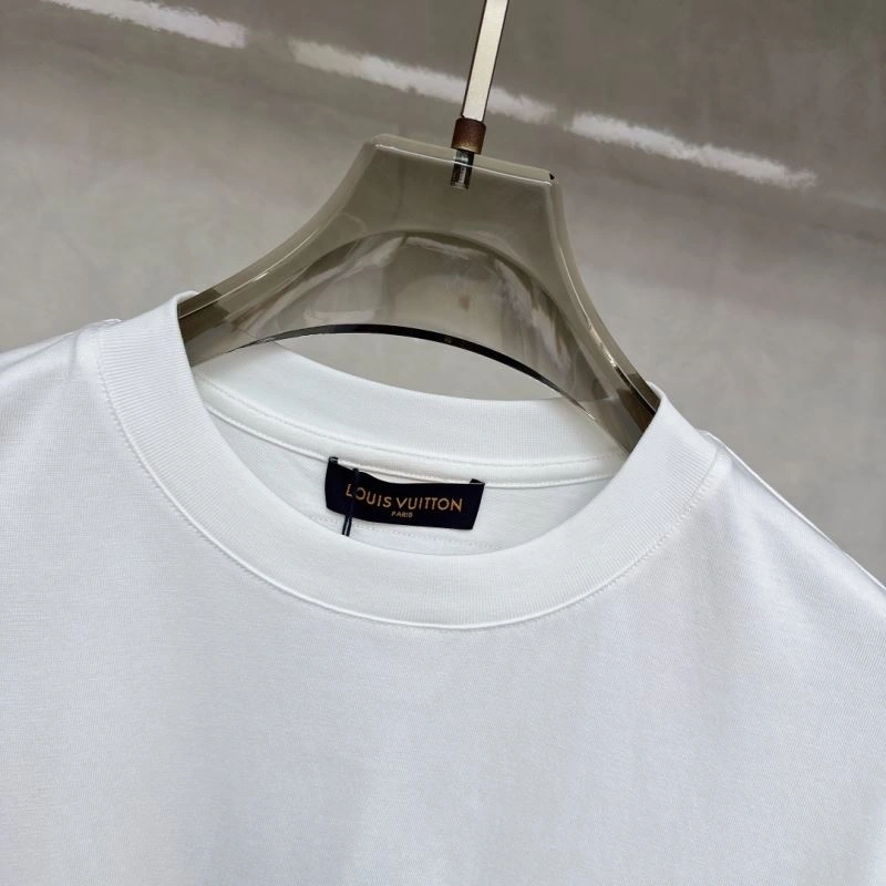 Louis Vuitton T-Shirts Neat 136270