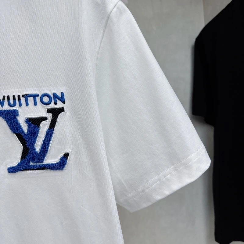 Louis Vuitton T-Shirts Neat 136270