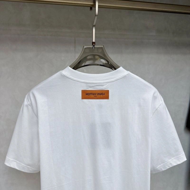 Louis Vuitton T-Shirts Neat 136270