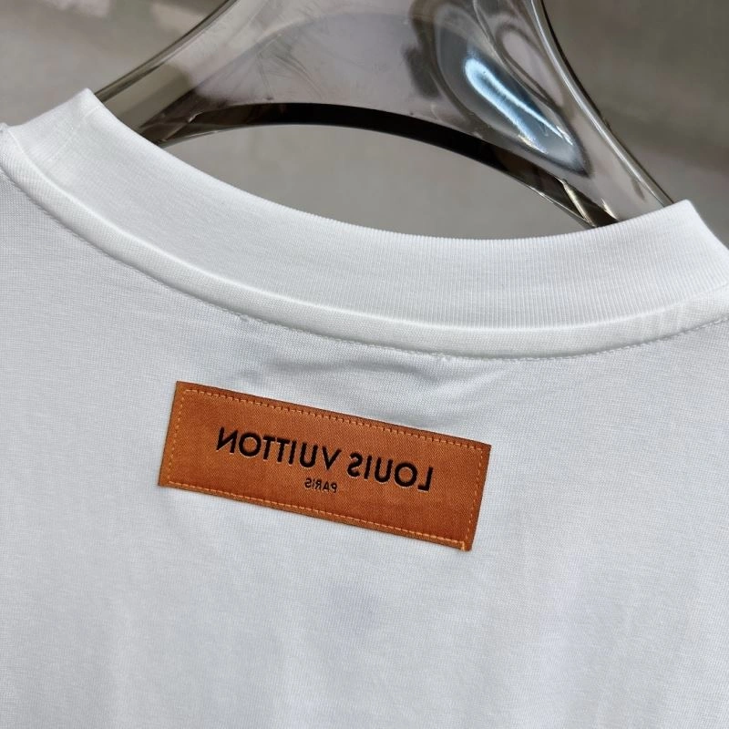 Louis Vuitton T-Shirts Neat 136270