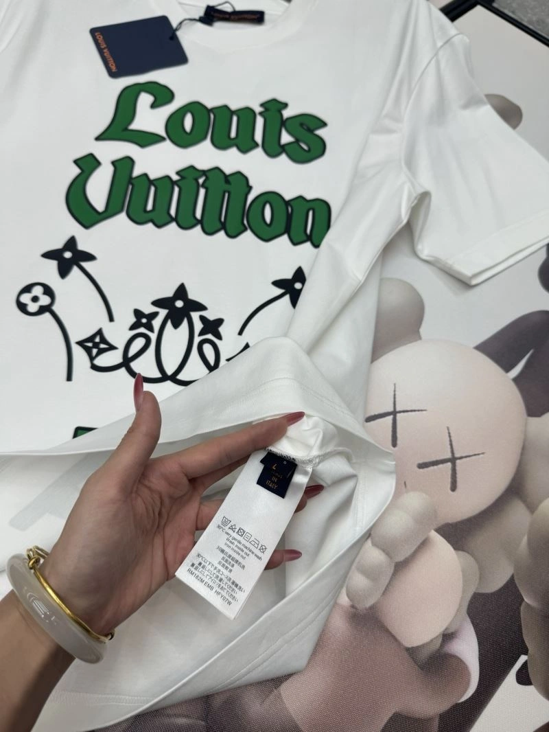 EasyMatch Louis Vuitton T-Shirts 136250