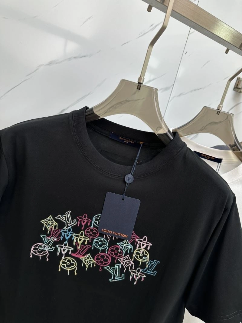 Compact Louis Vuitton T-Shirts 136244