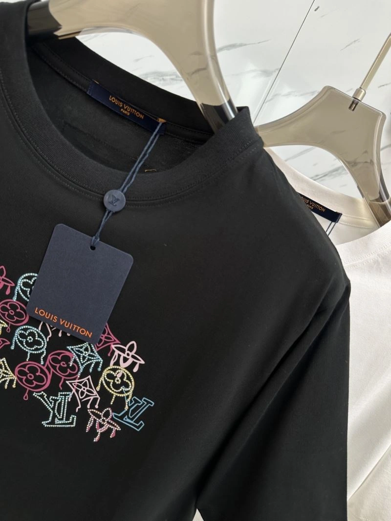 Compact Louis Vuitton T-Shirts 136244