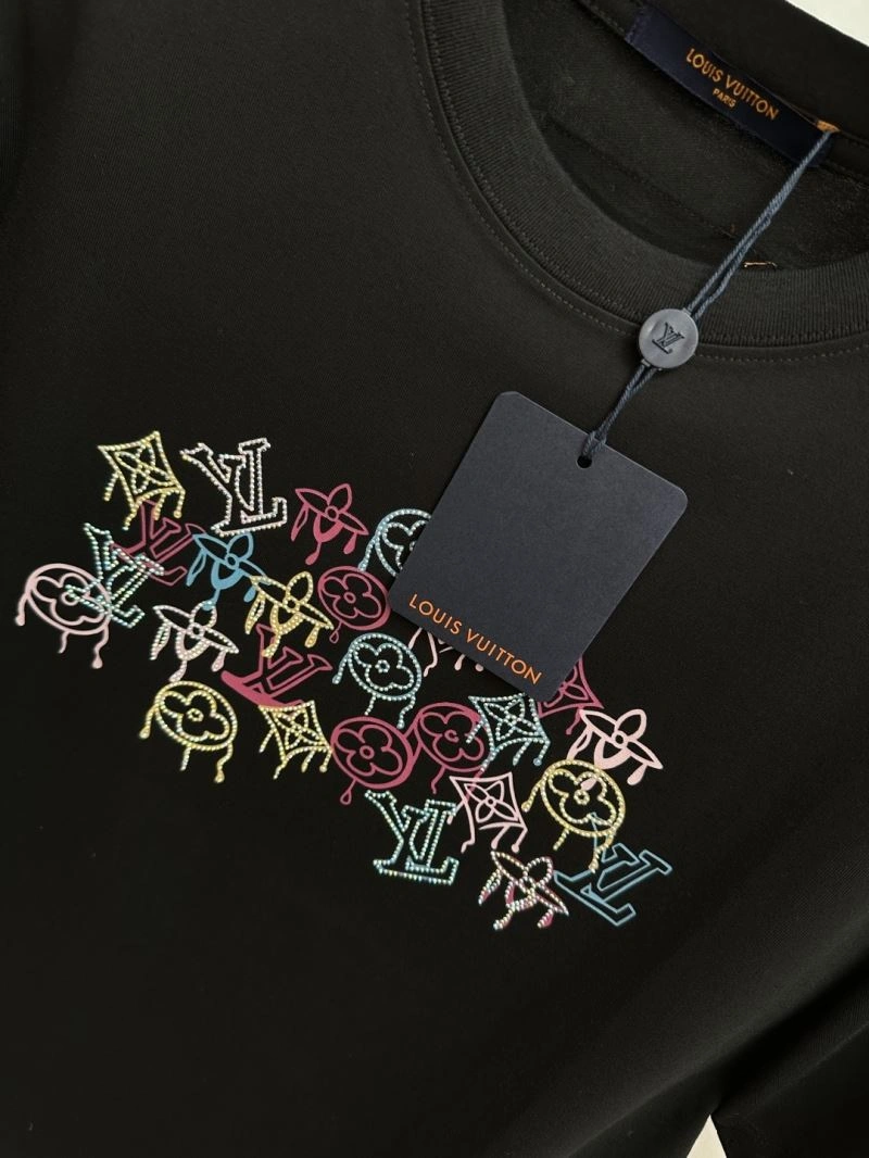 Compact Louis Vuitton T-Shirts 136244