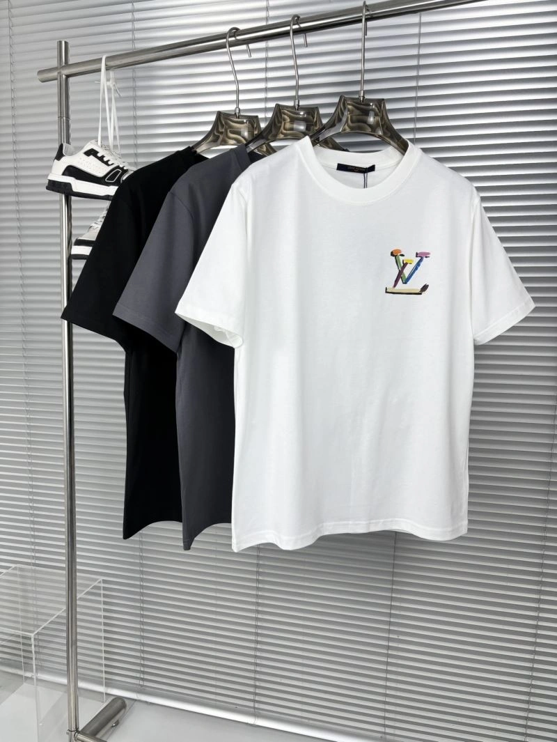 Practical Louis Vuitton T-Shirts 136247