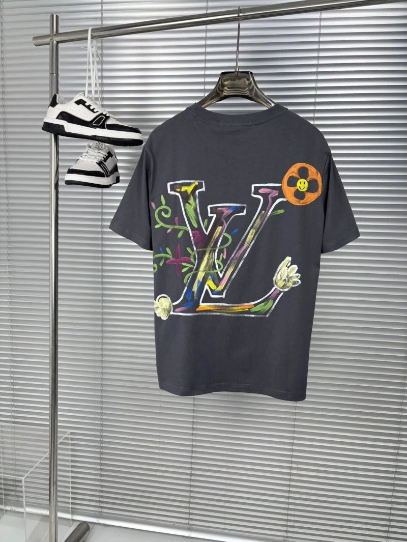 Practical Louis Vuitton T-Shirts 136247