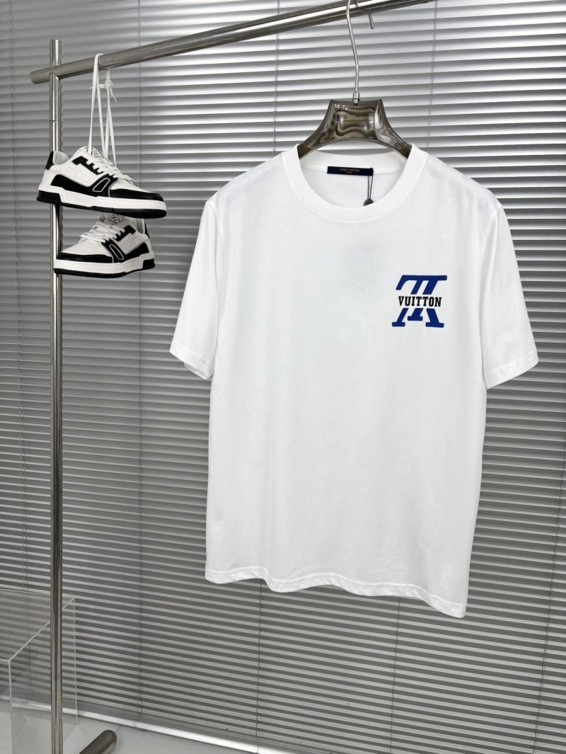 Louis Vuitton T-Shirts Versatile 136245