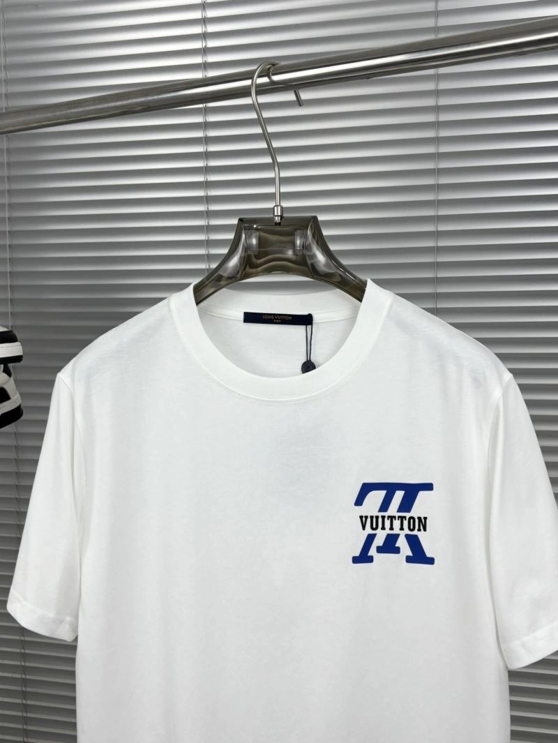 Louis Vuitton T-Shirts Versatile 136245