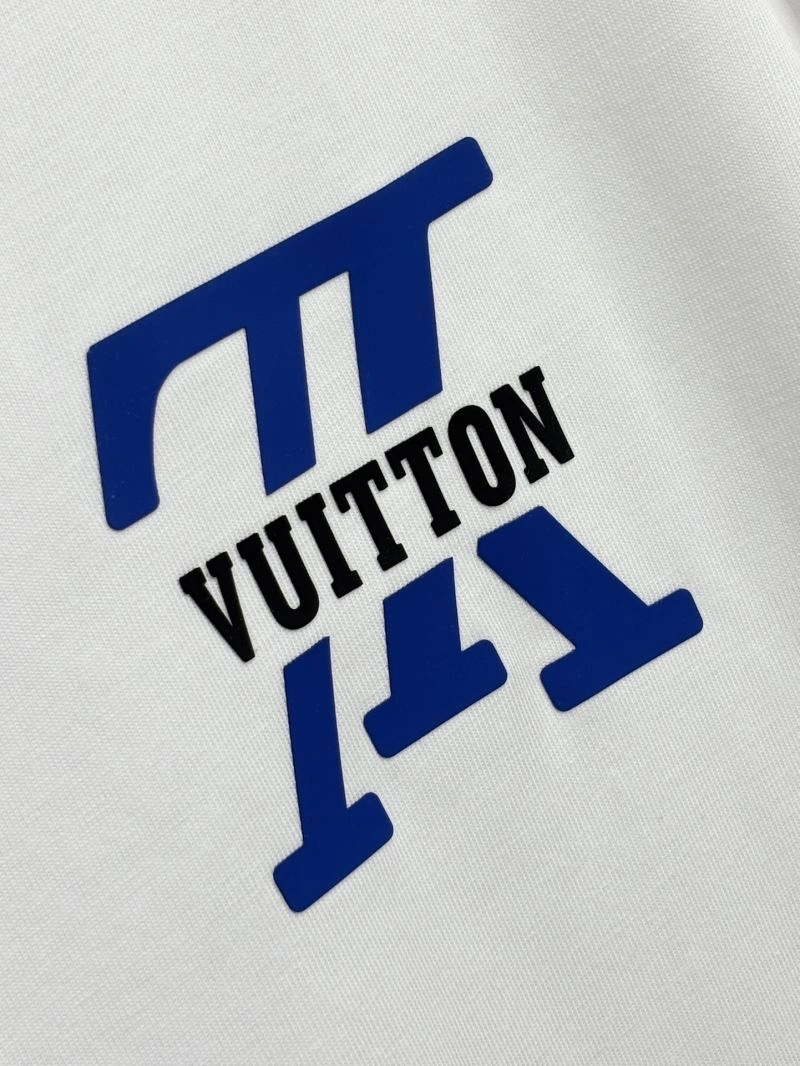 Louis Vuitton T-Shirts Versatile 136245