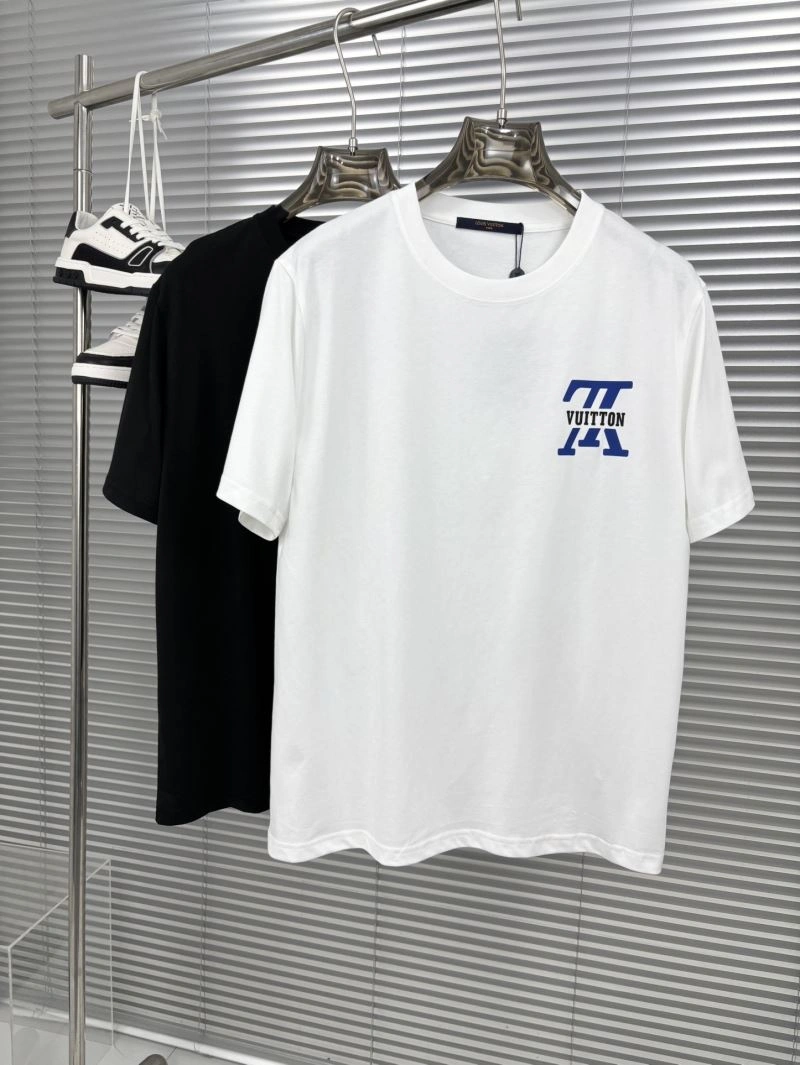 Sleek Louis Vuitton T-Shirts 136241