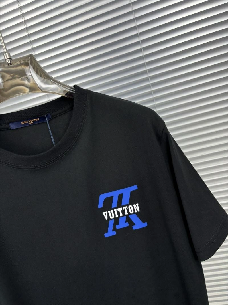 Sleek Louis Vuitton T-Shirts 136241