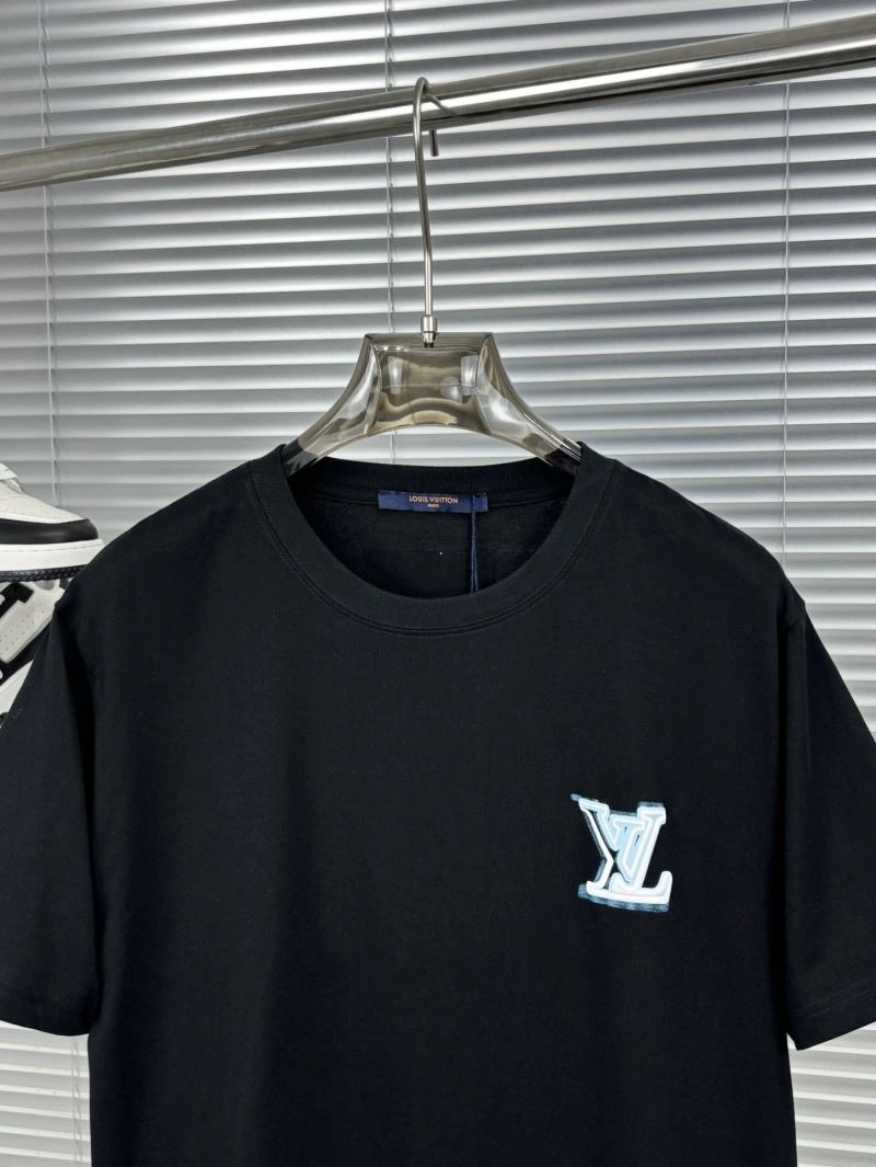 Louis Vuitton T-Shirts FashionForward 136237