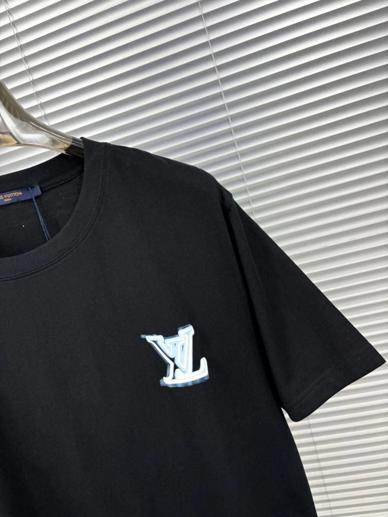 Louis Vuitton T-Shirts FashionForward 136237