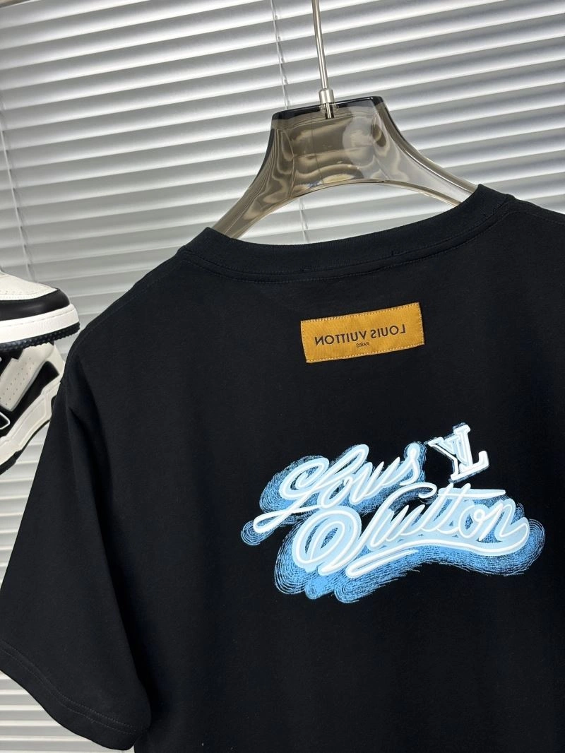Louis Vuitton T-Shirts FashionForward 136237