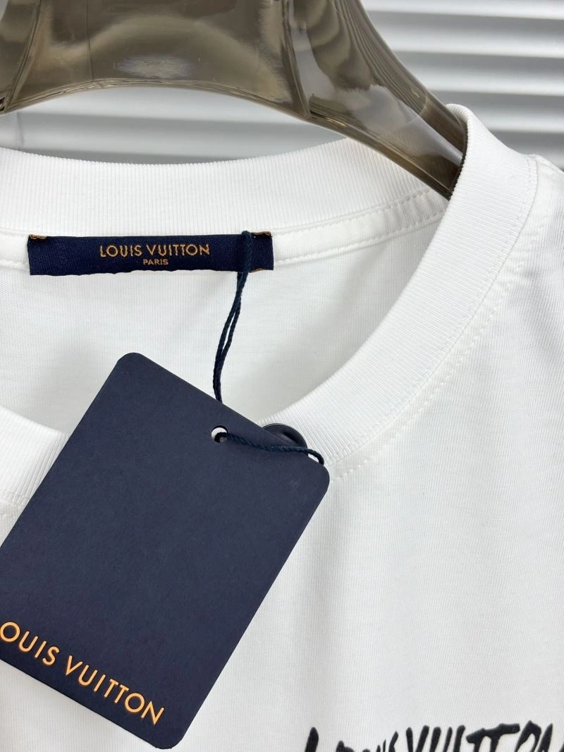 Breathable Louis Vuitton T-Shirts 136216