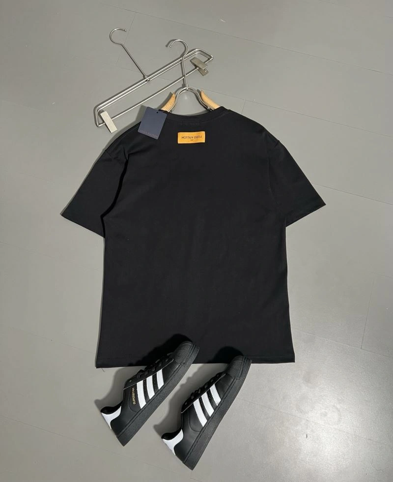 Chic Louis Vuitton T-Shirts 136228