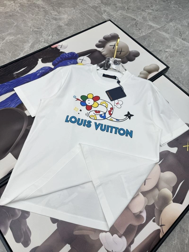 Compact Louis Vuitton T-Shirts 136225