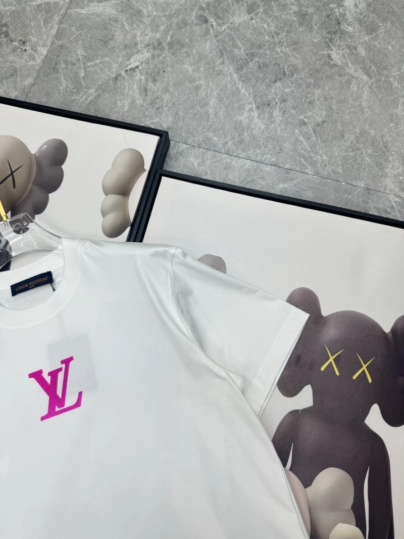 Trendy Louis Vuitton T-Shirts 136235