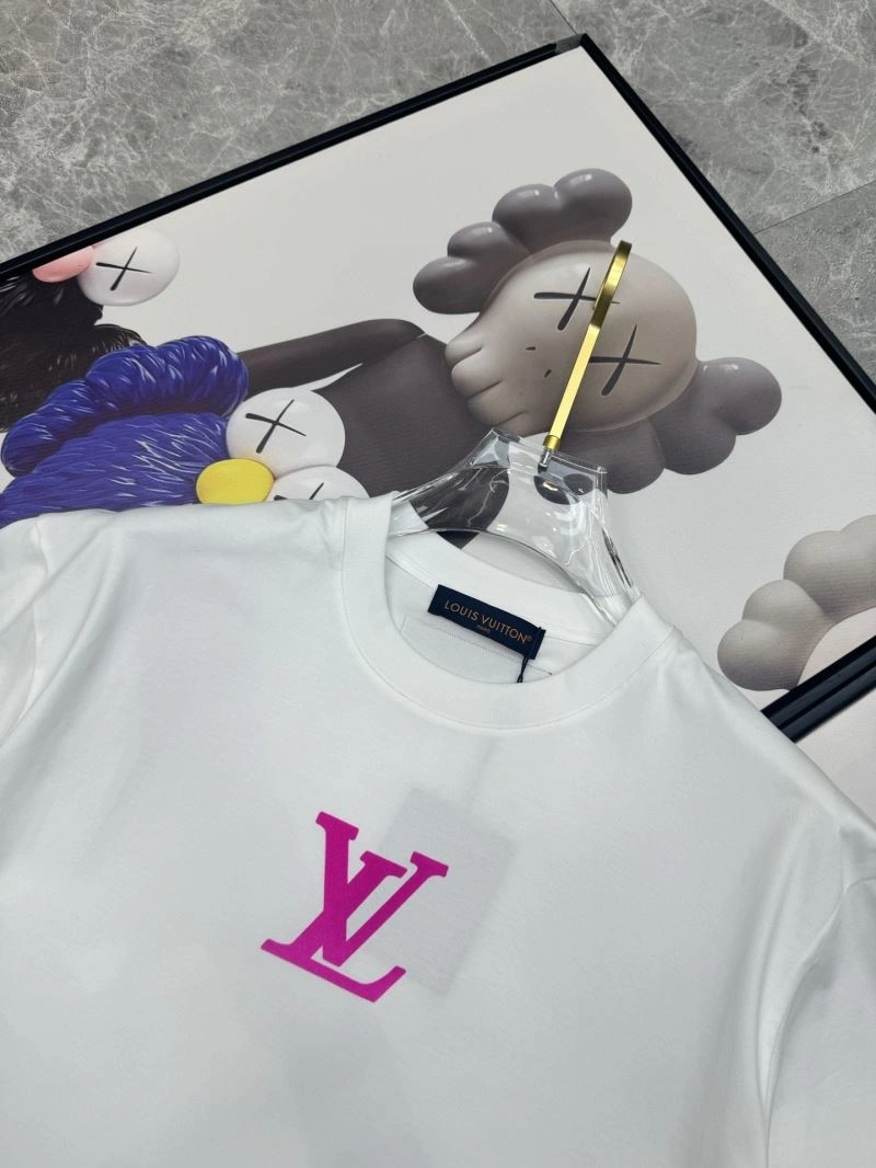 Trendy Louis Vuitton T-Shirts 136235