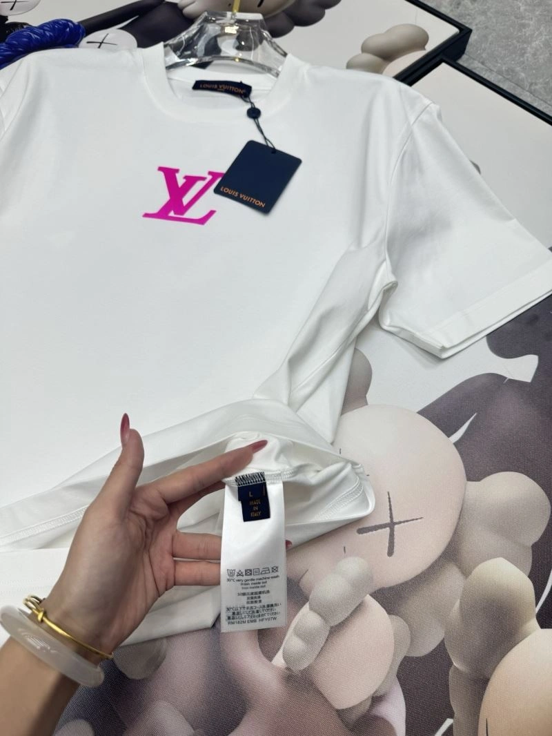 Trendy Louis Vuitton T-Shirts 136235