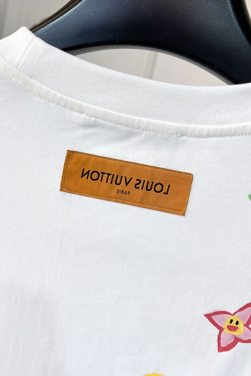 Louis Vuitton T-Shirts Neat 136231
