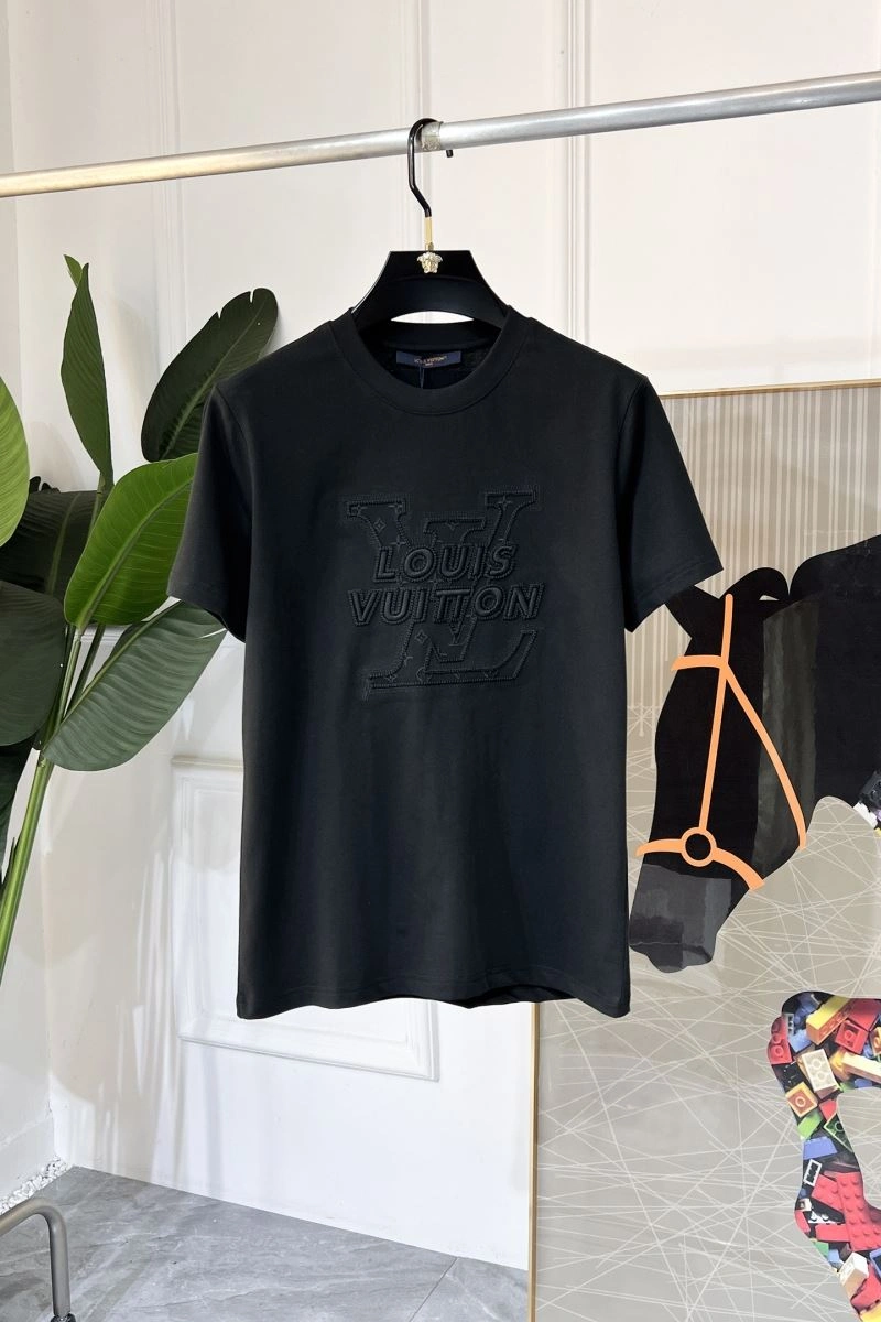 Upgraded Louis Vuitton T-Shirts 136220