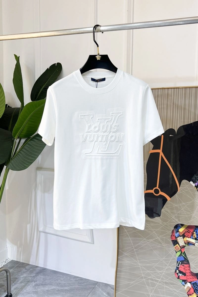 Upgraded Louis Vuitton T-Shirts 136220