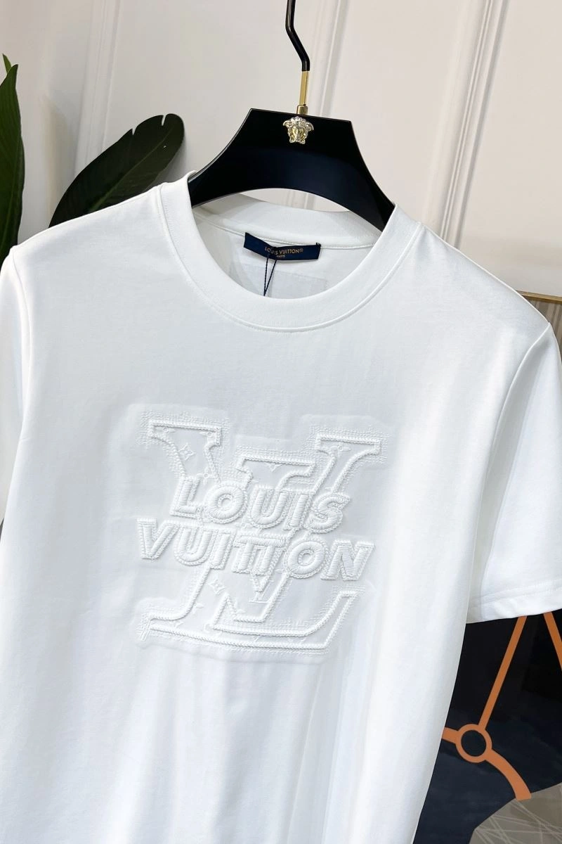 Upgraded Louis Vuitton T-Shirts 136220