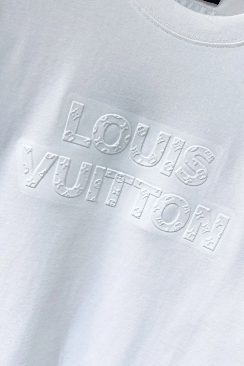 Louis Vuitton T-Shirts Snug 136222
