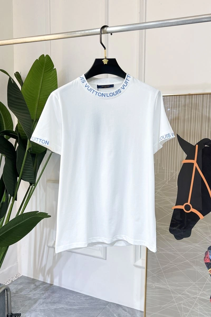 OnTrend Louis Vuitton T-Shirts 136227