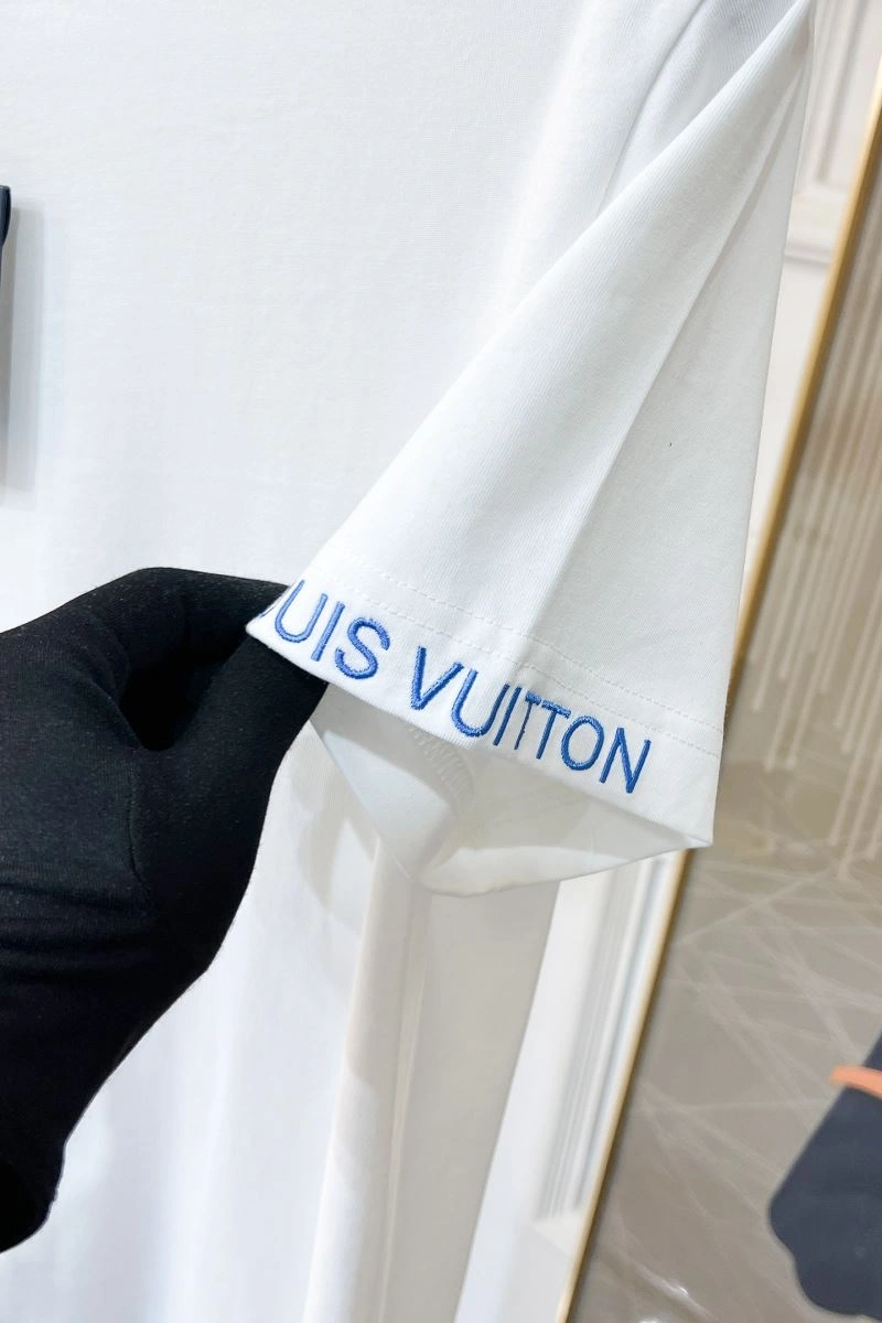 OnTrend Louis Vuitton T-Shirts 136227