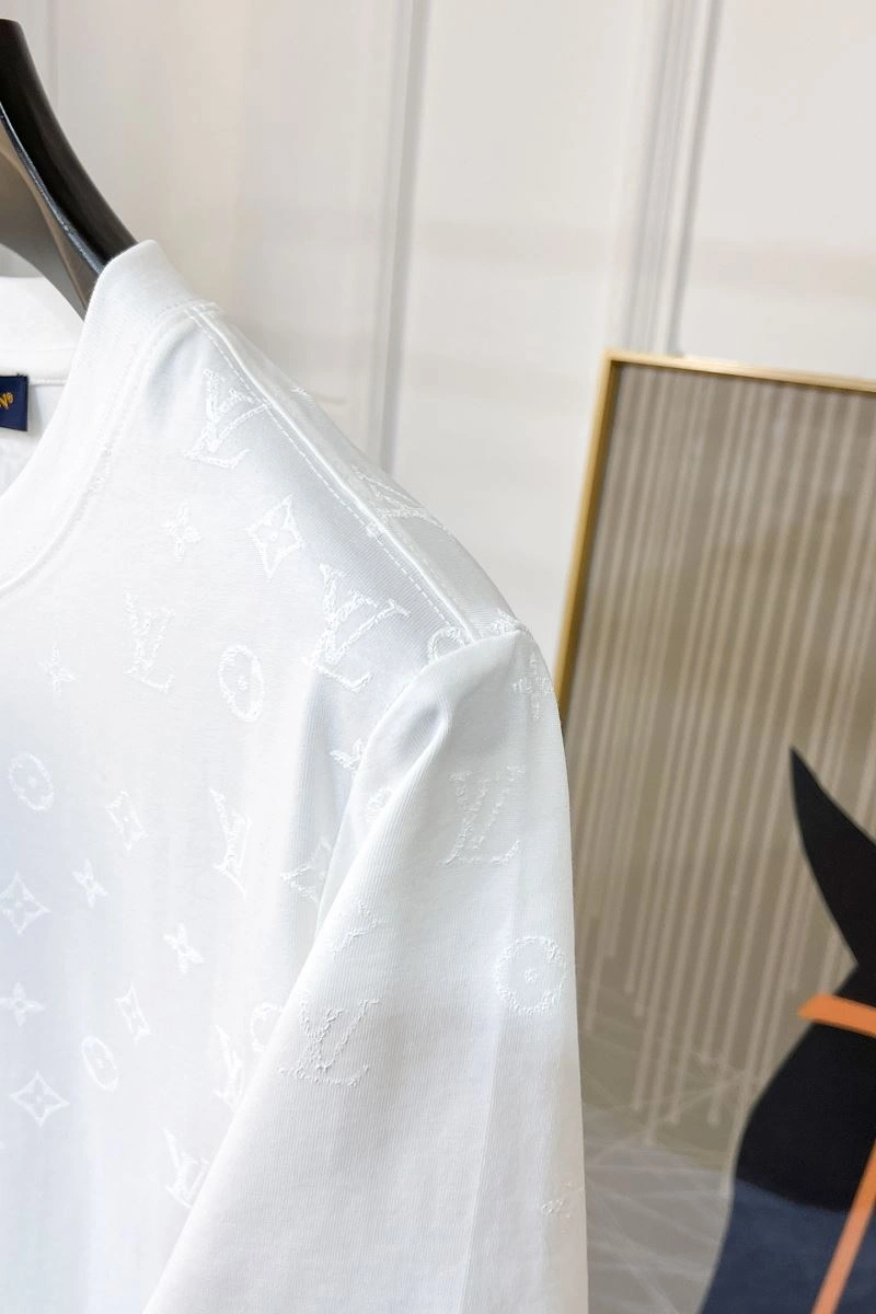 Louis Vuitton T-Shirts OnTrend 136239