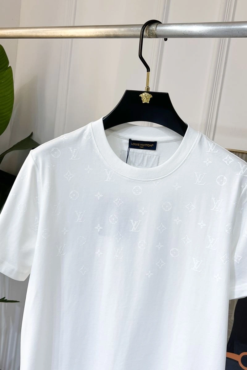 Louis Vuitton T-Shirts OnTrend 136239