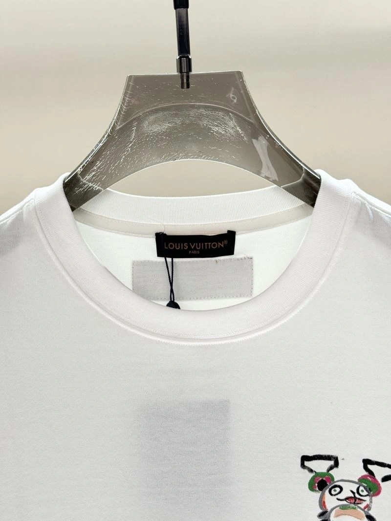 WellDesigned Louis Vuitton T-Shirts 136212