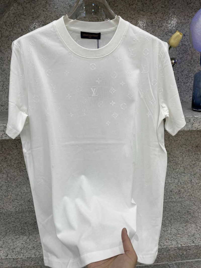 OdorResistant Louis Vuitton T-Shirts 136205