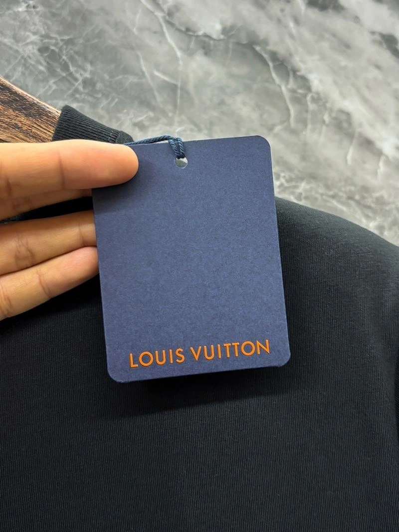 FreshLook Louis Vuitton T-Shirts 136204